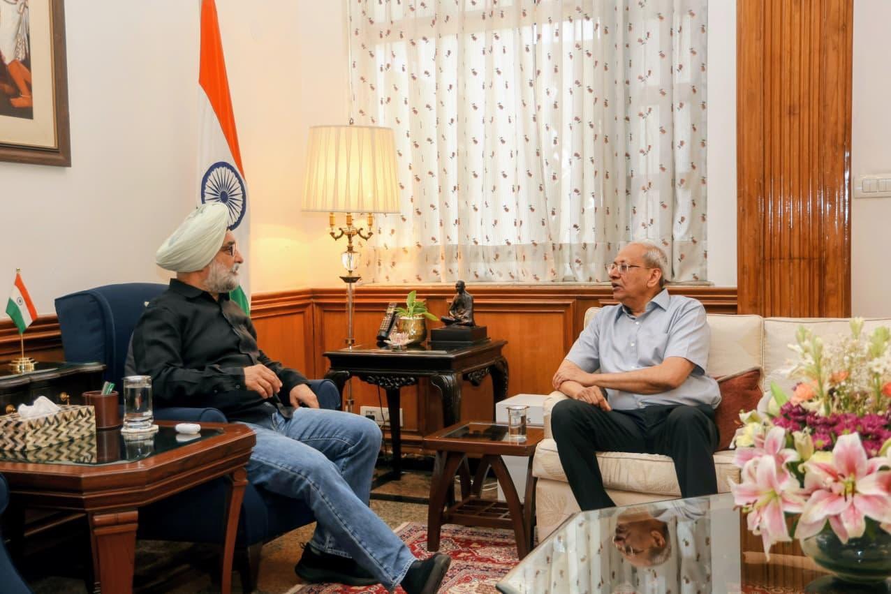 Shri Amitabh Deepak, IRS, former Chairman & MD, PTC India Ltd., called on Lt. Governor.