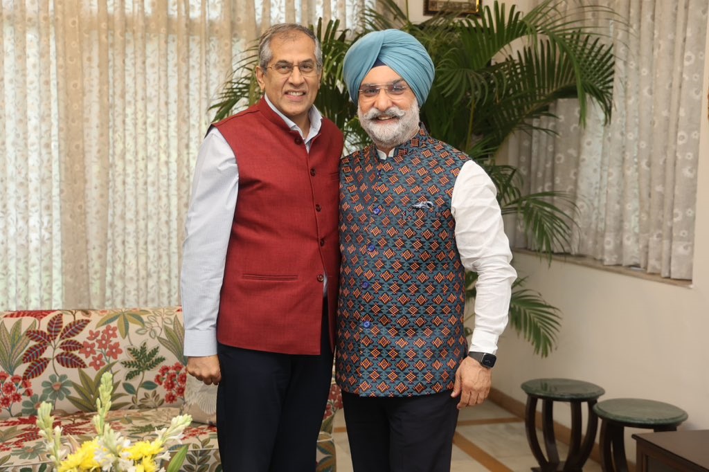Shri Pavan Kapoor, Deputy National Security Advisor of India, called on Hon’ble Lt. Governor.