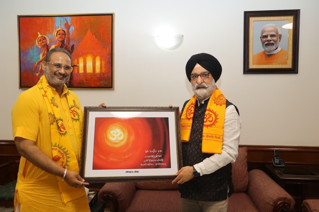 Dr. Chinmay Pandya, Pro Vice-Chancellor, Dev Sanskriti Vishwavidyalaya, called on Hon’ble Lt. Governor.