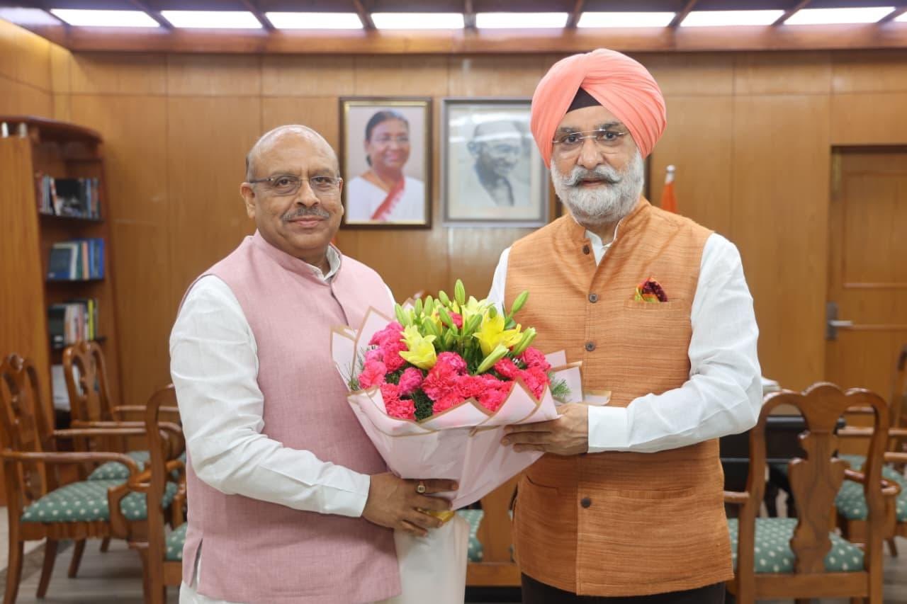Shri Vijender Gupta, Hon'ble Speaker, Delhi Legislative Assembly, called on Hon’ble Lt. Governor.