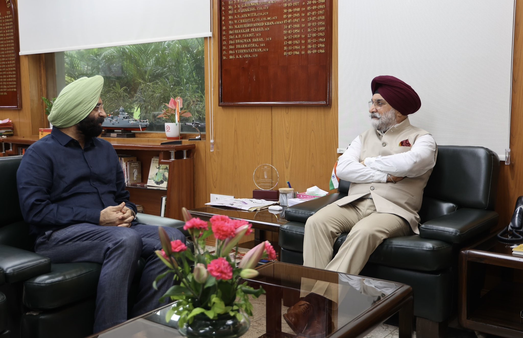 Sardar Manjinder Singh Sirsa, Hon’ble Minister, GNCTD, called on Hon’ble Lt. Governor.