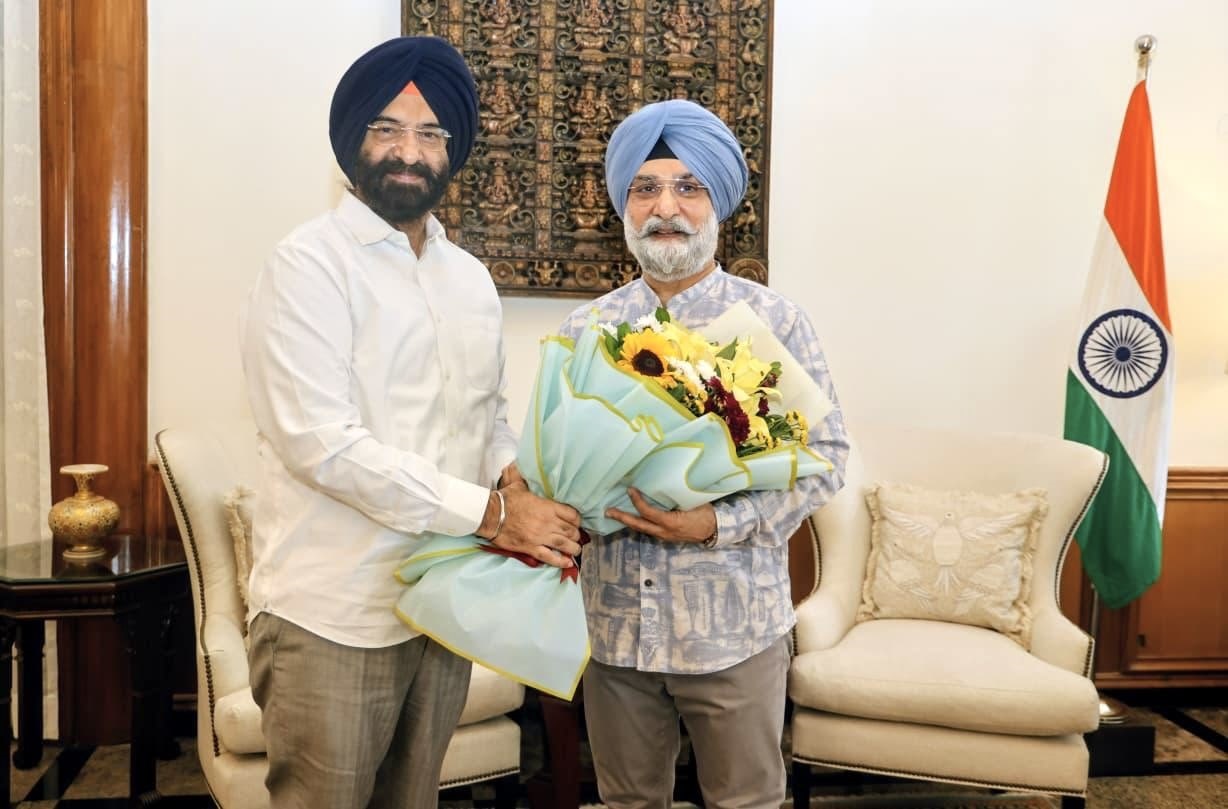 Shri Manjinder Singh Sirsa, Hon’ble Minister, GNCTD, called on Hon'ble Lt. Governor.