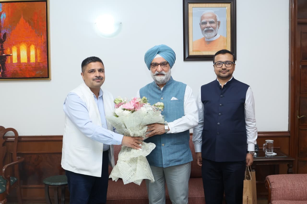 Dr. Manish Malik and Dr. Rajdeb Saha, Department of Nephrology, Sir Ganga Ram Hospital, called on Hon'ble Lt.…