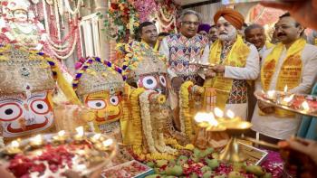 Hon’ble Lt. Governor participated in the 21st Jagannath Rath Yatra Mahotsav, organised by Shri Geeta Bhawan Panchayati Dharamshala Trust at Kamla Nagar.