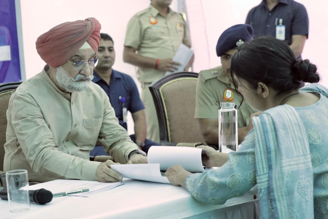 Hon’ble Lt. Governor attended 'Thana Diwas Jan-Sunwai' at PS Maurya Enclave.