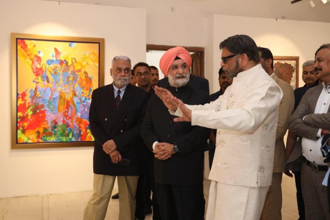 माननीय उपराज्यपाल ने त्रावणकोर पैलेस गैलरी में आयोजित एकल कला प्रदर्शनी “Journey with the Divine Flow” में शिरकत की।