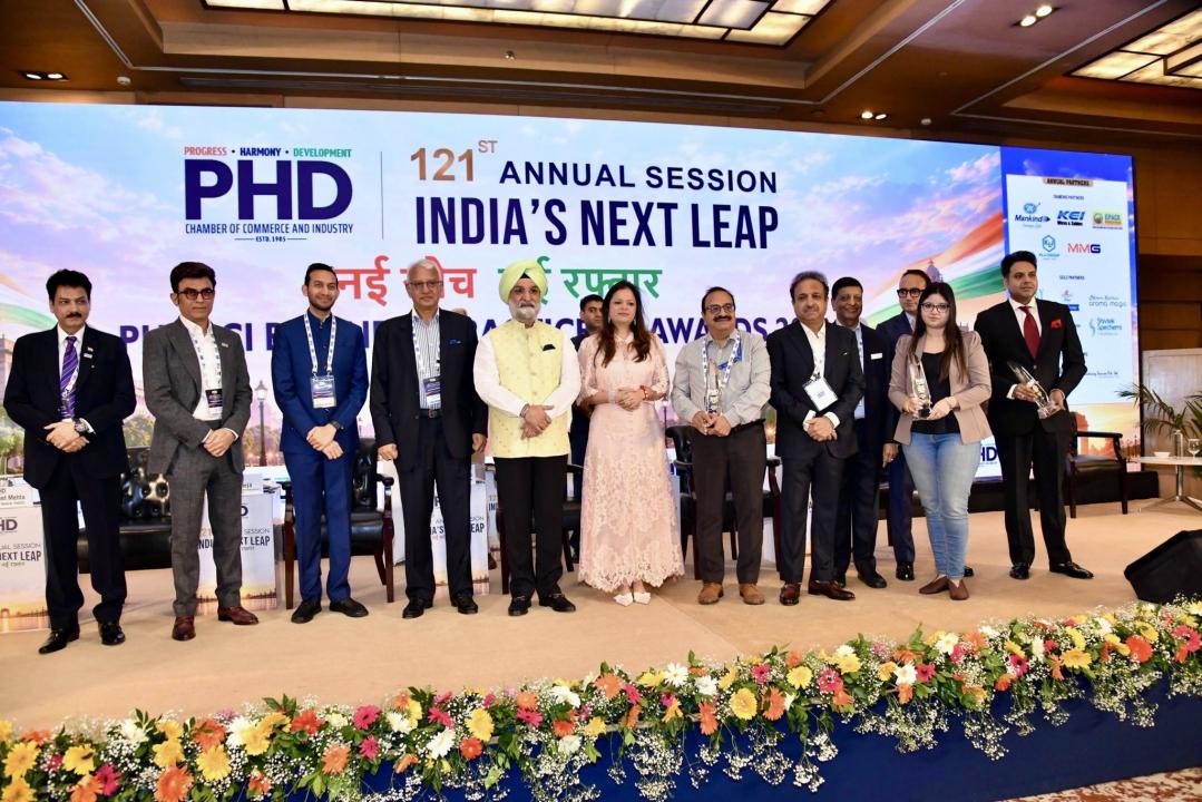 माननीय उपराज्यपाल ने PHD चैंबर ऑफ़ कॉमर्स एंड इंडस्ट्री के 121वें वार्षिक सत्र को संबोधित किया।