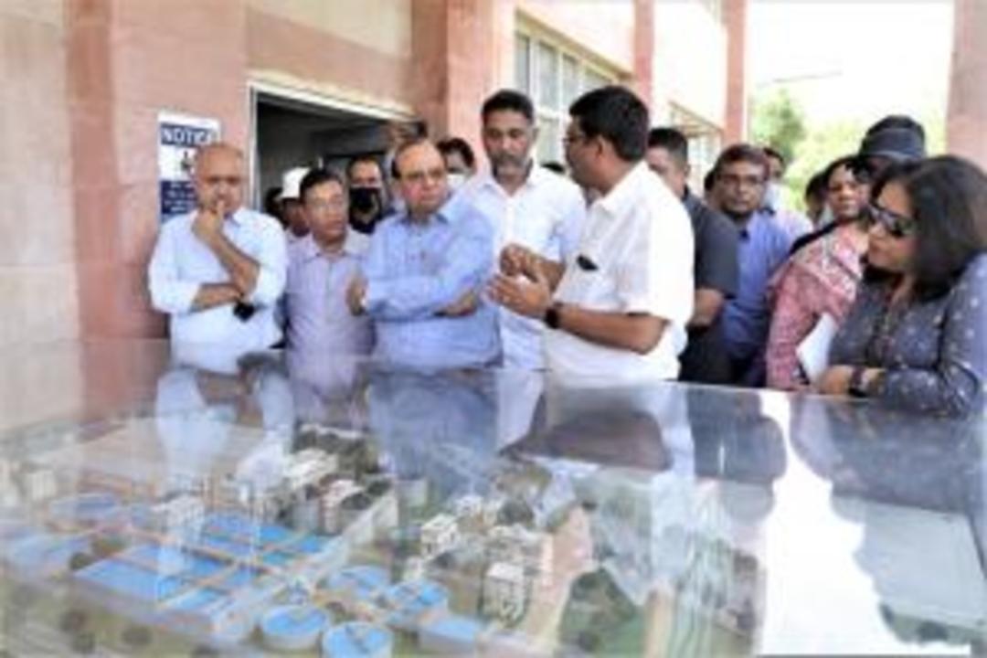 Honourable Lt. Governor on an inspection visit of the Nazafgarh drain across its entire 57 KM length on 04th June, 2022…